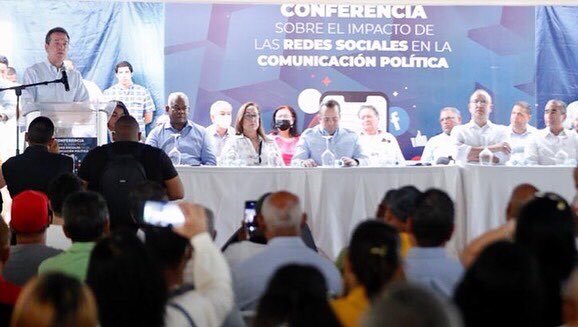 arochstodgo's tweet photo. Que gran actividad participe hoy con @itobisono en Santiago  #ElCambioSigue https://t.co/CM1fZW4TJn