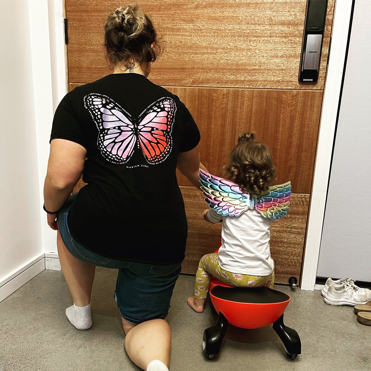 Happy Anniversary <a href="/MariahCarey/">Mariah Carey</a>