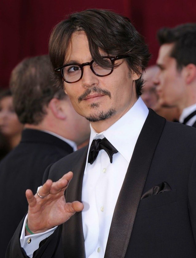jxnsmanager's tweet image. okay but let&apos;s remember johnny depp&apos;s look at the oscars 2008