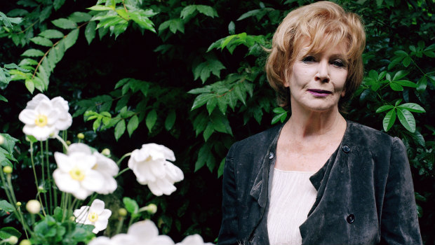 AidaBSanchez's tweet photo. "(...) De él se olvidaría y lo relegaría a un rincón oscuro de su mente, al lugar donde acechan los fracasos”
'#ObjetoDeAmor', de Edna O'Brien, por @rimllorca
en @revistadeletras https://t.co/QQE3bkhlKe https://t.co/GRqTCcQjZ0