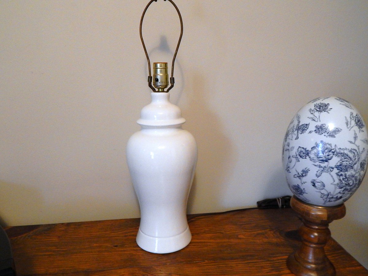 the latest addition to my #etsy shop: Vintage White Lamp Ginger Jar Lamp Temple Lamp Classic Light White etsy.me/3De05Zg #white #entryway #countryfarmhouse #ceramic #gingerjarlamp #templelamp #vintagelamp #vintagegingerlamp #vintagewhitelamp