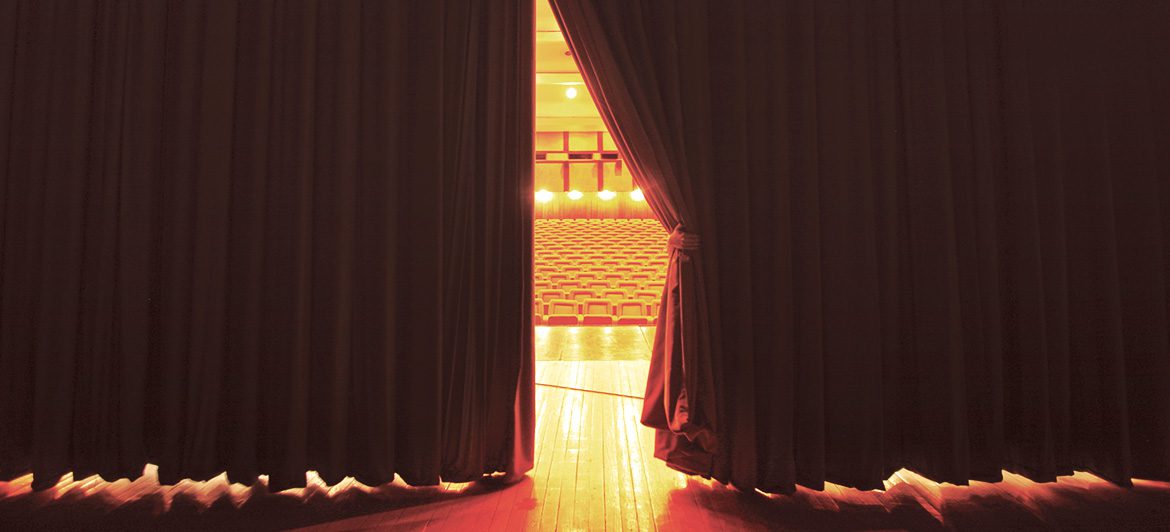 #DiaMundialdelTeatro2022 
Este 27 de marzo se celebra a nivel mundial al Teatro en sus diferentes expresiones. Iniciativa creada por el Instituto Internacional del Teatro (ITI) en 1961, con el objetivo de dar a conocer lo que representa el teatro para la cultura a nivel mundial.