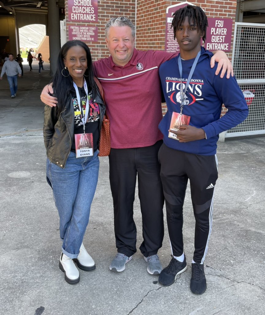 LukeEvans_2's tweet image. Great visit at FSU! #GoNoles🍢 @Coach_MWoodson @CoachGMoss @Coach_Norvell @RyanBartow  &amp;lt;— #Oooya🎋