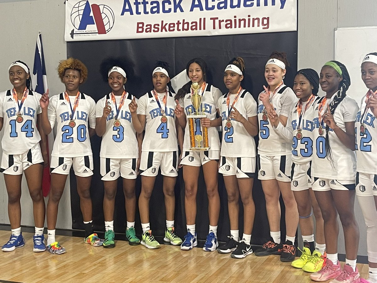 hhills214's tweet photo. Lex loaded brought home the championship trophy in the PrimeTime event. Still got alot work to do. Back to lab we go #NevaSleep https://t.co/H8PVatt2O4
