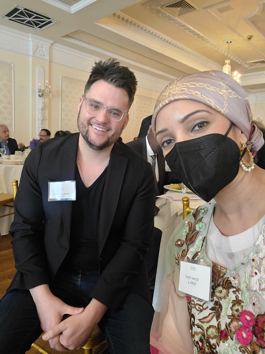 DrUzmaSyed's tweet photo. When @JeremyMcLellan asks you what you do for a living and you reply Infectious Diseases Dr, he says that's why you're the only one in a mask here 😂
And then you spend the next half hour praying he doesn't make you the subject of his comedic performance 😉😄
#IDdoc https://t.co/migtPlTfUQ