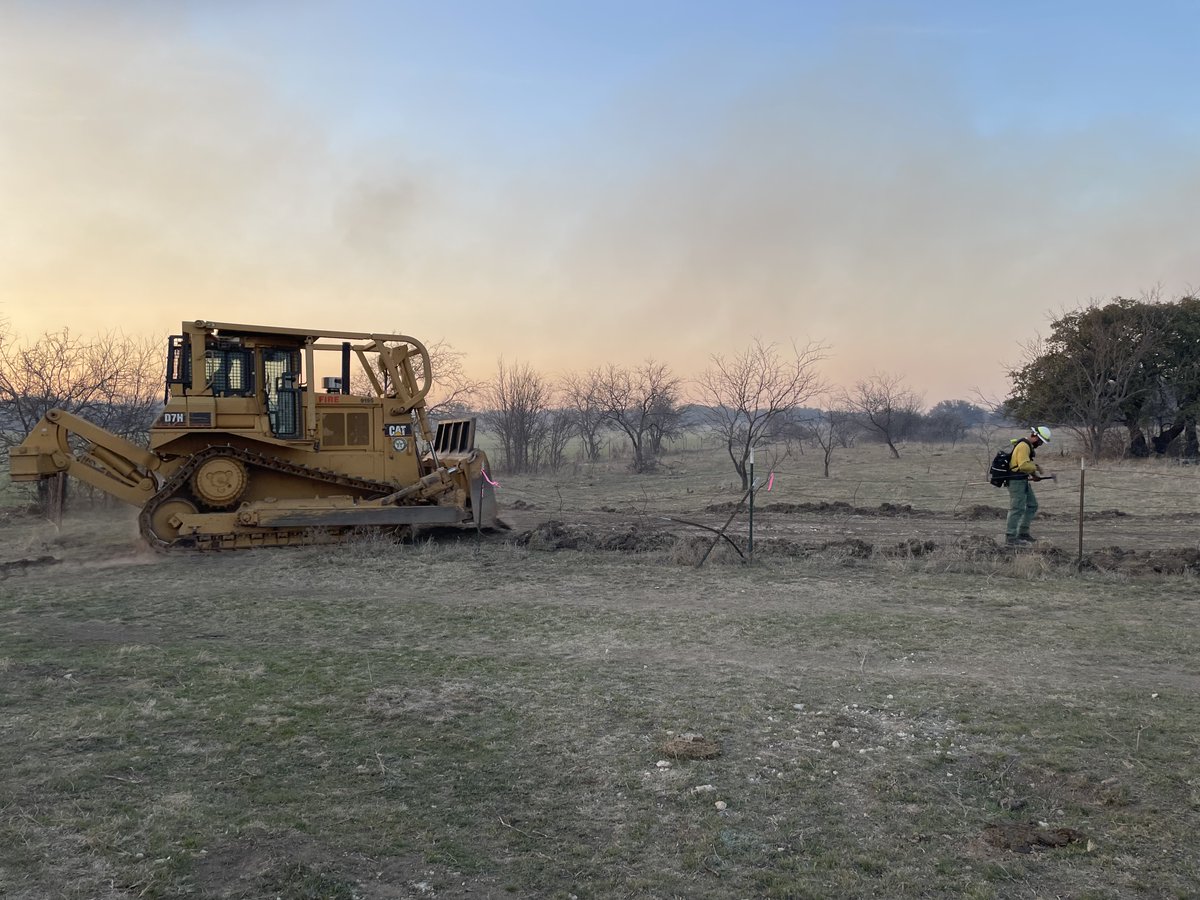 AllHazardsTFS's tweet photo. Update: the #RamseyFire in Brown County is an estimated 3,100 acres and 65% contained. #txfire https://t.co/zdGRDmEwv1