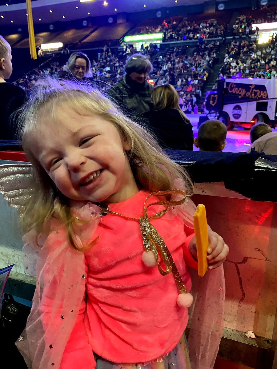 ZeroInStyleGirl's tweet image. #disneyonice