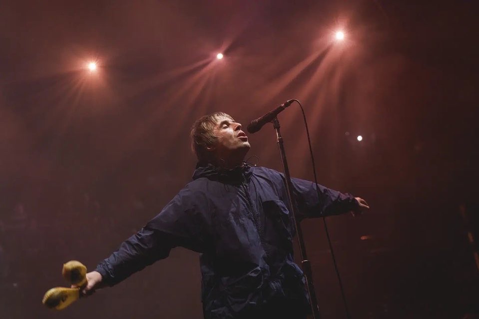 UpInTheSiteNet's tweet photo. More pics of Liam Gallagher at Royal Albert Hall, 26/03/2022.
📸 paradiseph0t0

#LiamGallagher https://t.co/BQOaKfYRTc