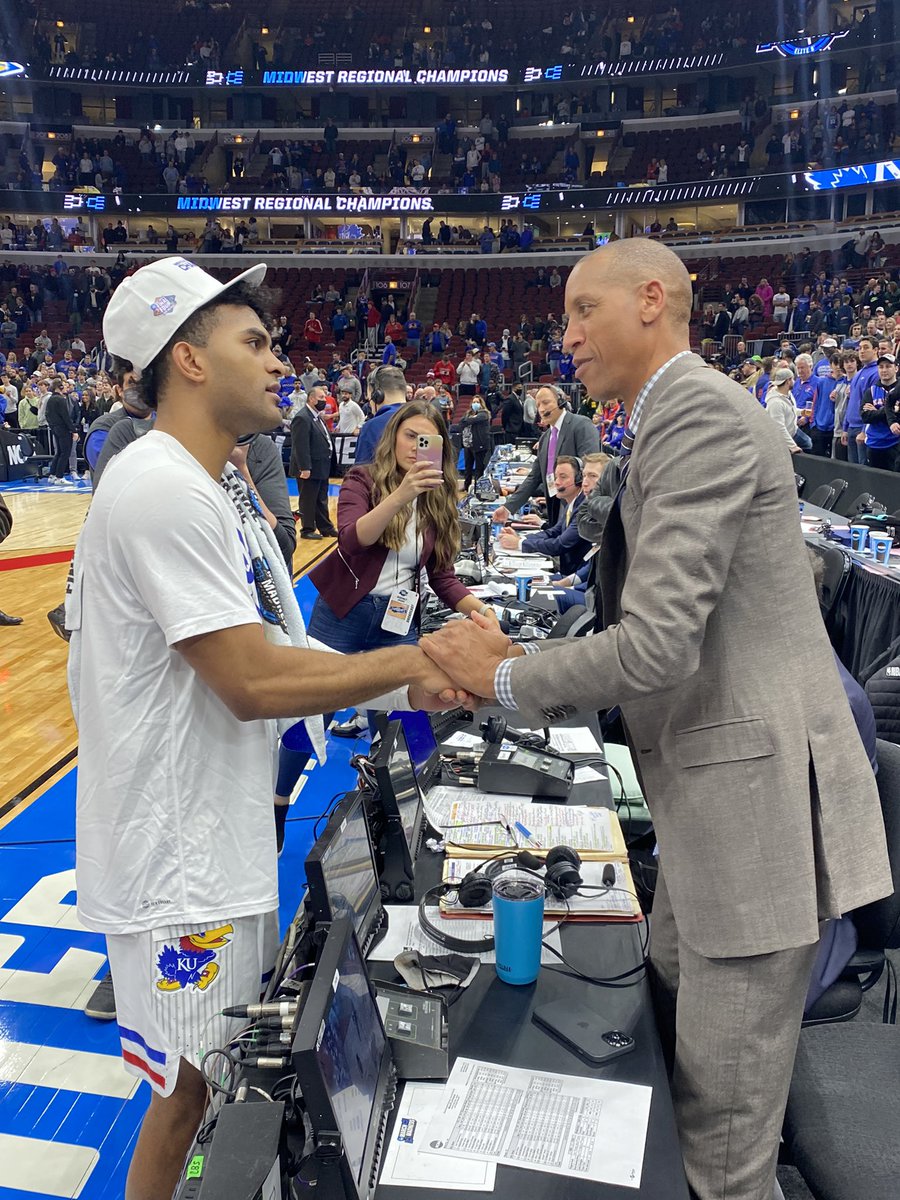 Chants of “Remy, Remy, Remy!” in the United Center as Remy Martin is named the Most Outstanding Player of the Midwest Region, followed by a special congratulations from a Hall of Famer, #kubball