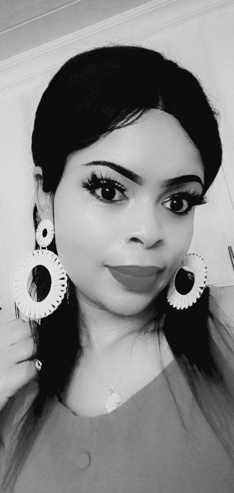 THATEGOM2018's tweet photo. 27 years
Mother of 1
Proudly tswana
#uMjoloWithAzola https://t.co/Hm2QfyIbdq