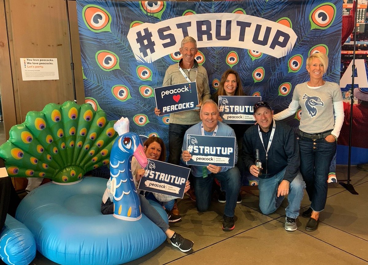 lkline38's tweet photo. Go Peacocks!!#mmselfie https://t.co/GMwZUopqZe