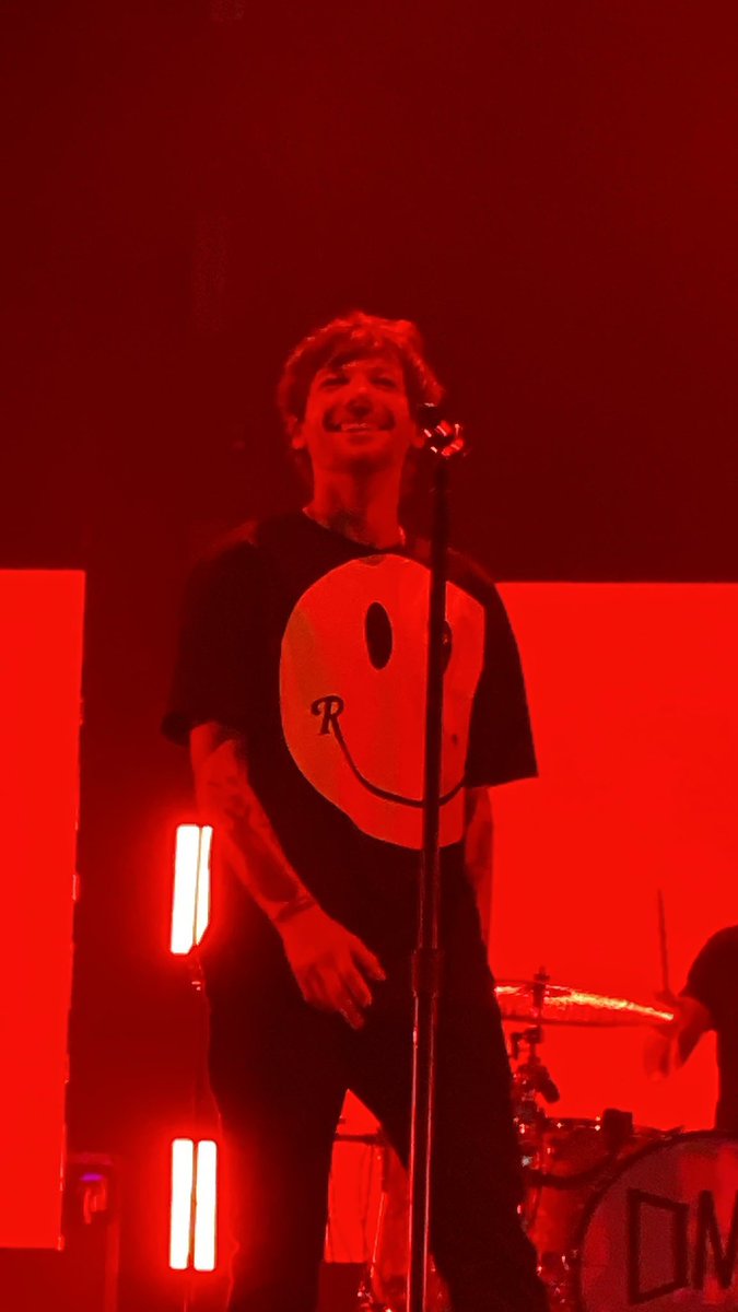 HLDTour's tweet photo. Happy Louis!☺️
#LTWTOslo
27.3.22

📸: zouislovrr https://t.co/7ere4SbqlI
