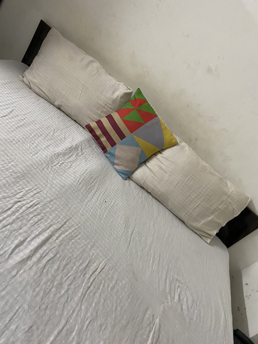 Iammaavi's tweet photo. @OYO4U Booking ID: RVEC1543

This was the condition of your OYO room, and they denied Triple sharing rooms for which I paid  

I left the property than only, very Pathetic experience and service by @oyorooms @riteshagar 

Refund my hard earned Money https://t.co/pQEyvXC8XL https://t.co/2bNBUjE1BE