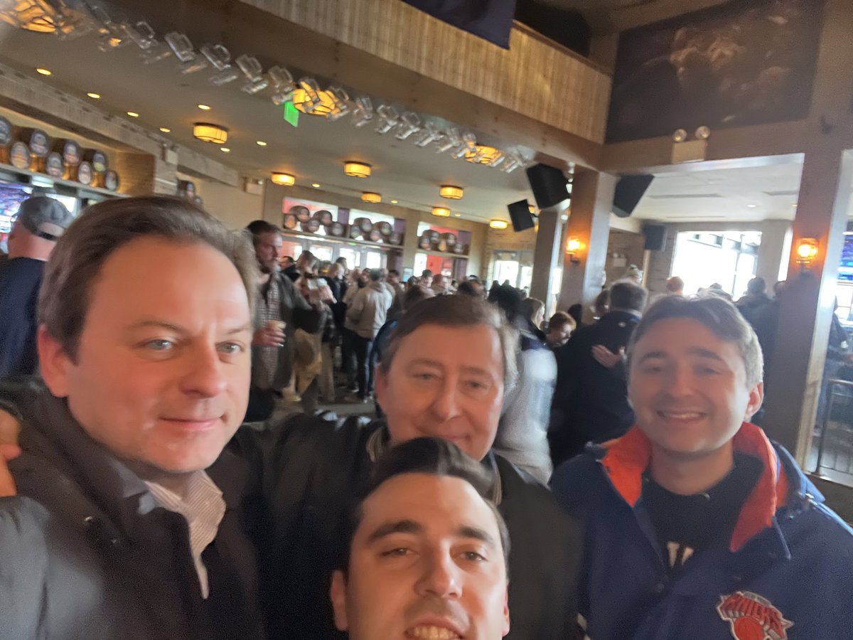 BillMatsikoudis's tweet photo. With a great Peacock . Let’s go Saint Peter’s!  #strupup 🦚 #jerseycity https://t.co/mHzMg3yfE9