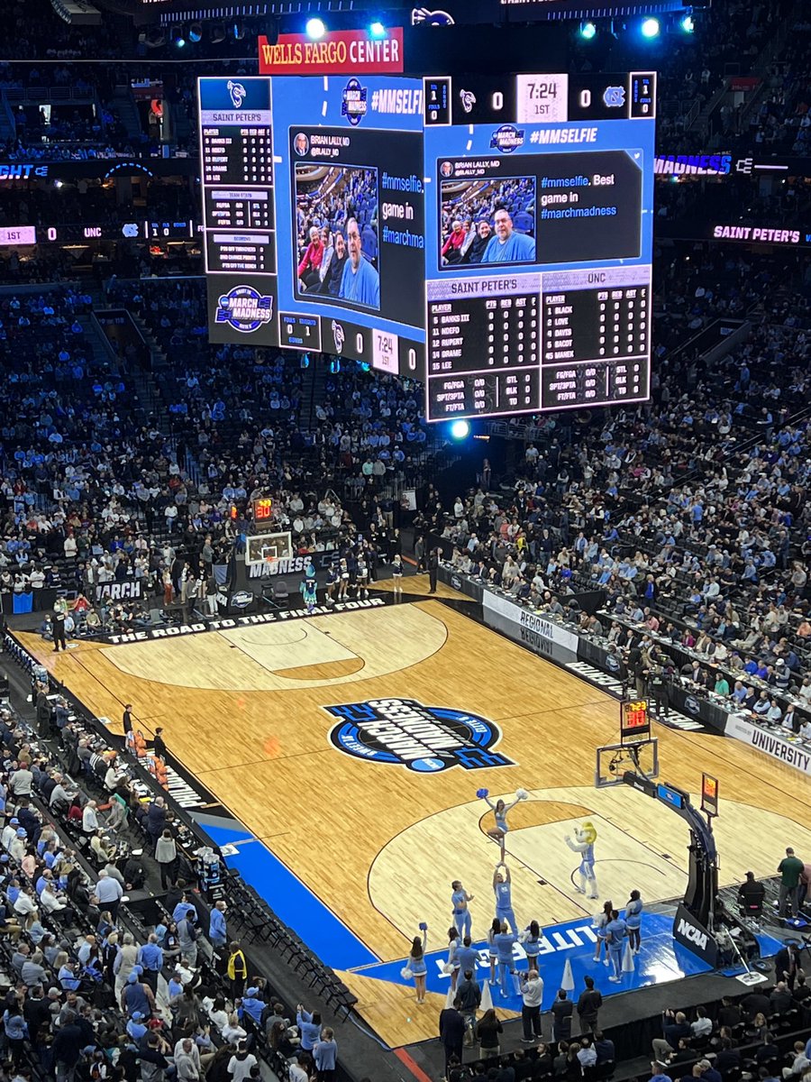 BillMatsikoudis's tweet photo. With a great Peacock . Let’s go Saint Peter’s!  #strupup 🦚 #jerseycity https://t.co/mHzMg3yfE9