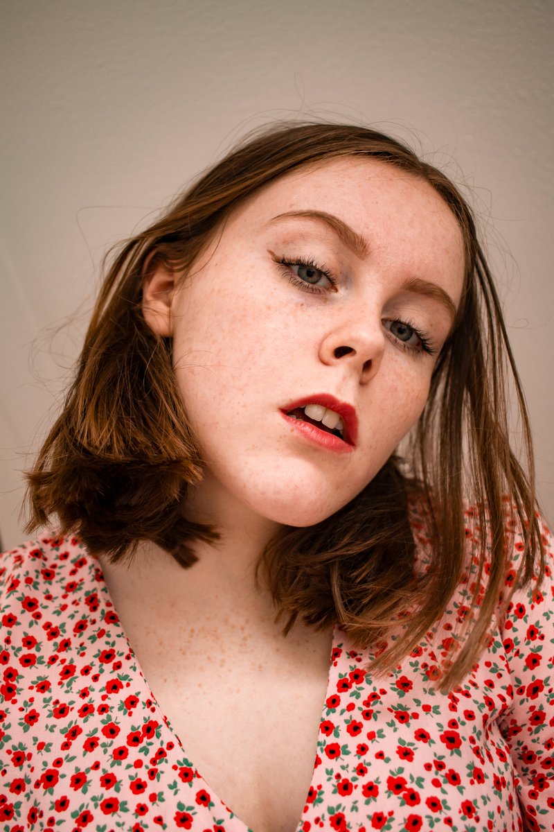 holshoots's tweet photo. @DudeFr0mDaHills last self portraits that I did, just because I bought a new dress and got a haircut 😂 https://t.co/JAbvBUhUjz