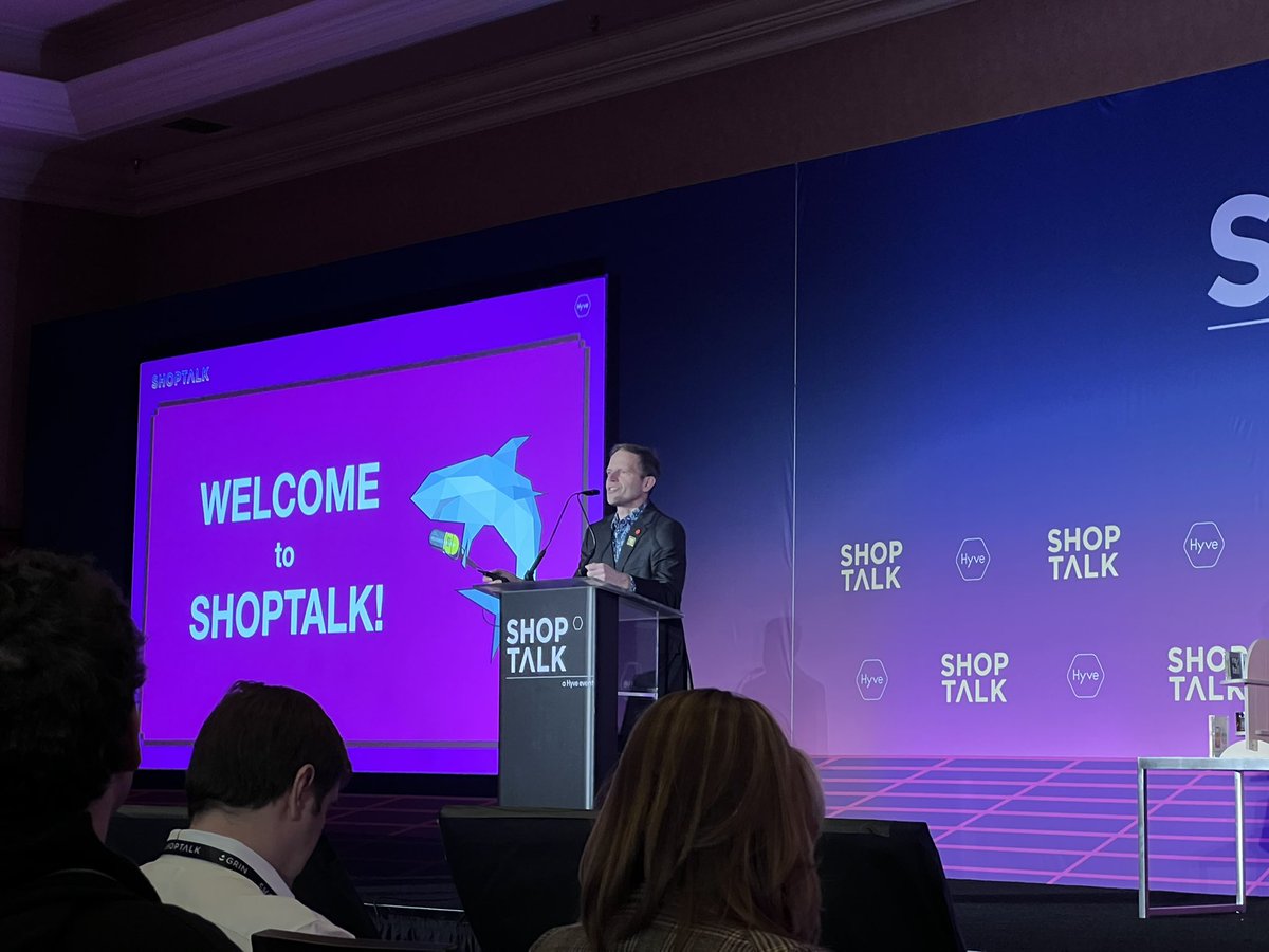 VirgilGhic's tweet photo. Starting off Shoptalk with Startup Pitch. By far my favorite track #shoptalk2022 #Retail #startup https://t.co/v80InHTcxG