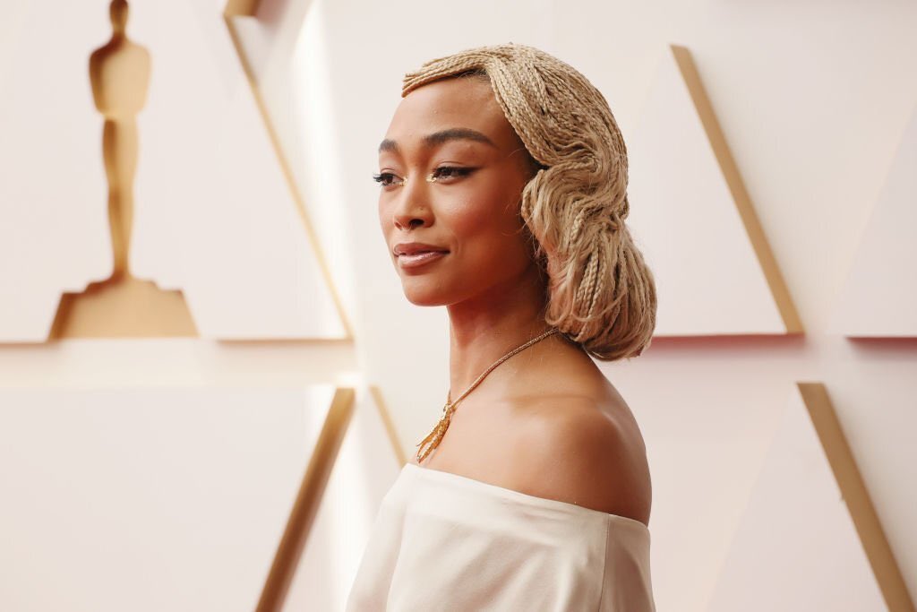#YouNetflix 

📸 Fotos de Tati Gabrielle posando en la alfombra de los #Oscars 2022.