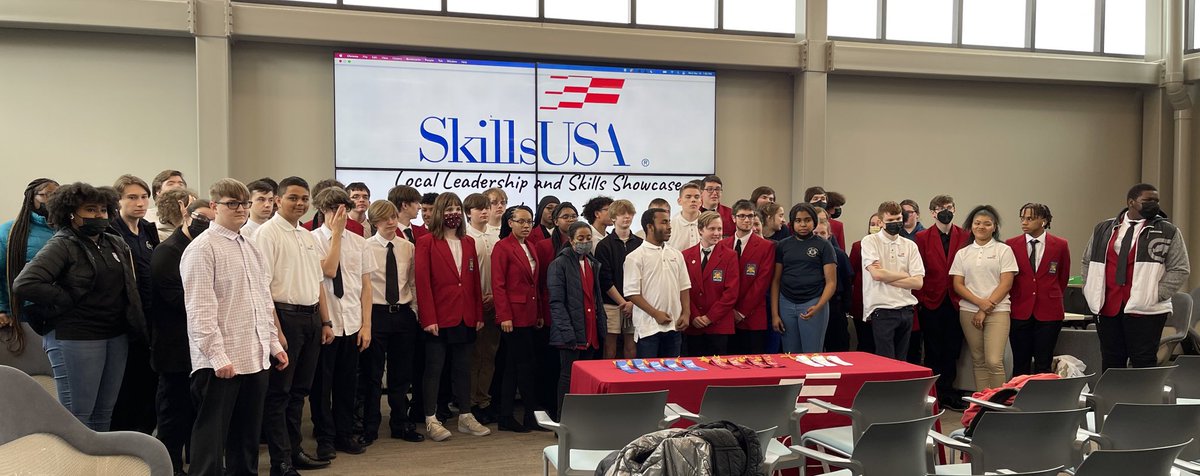 Lucy Ott tweet media