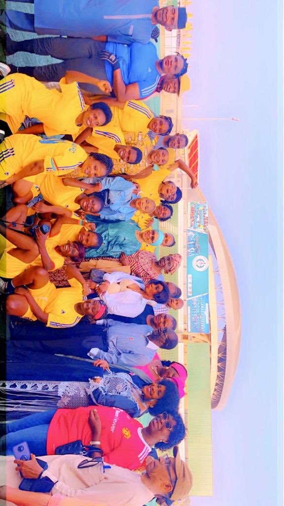 MakalCAMARA3's tweet photo. Deux équipes féminines de football de la presse publique et privée se sont expliquées cette après-midi dimanche 27/3/22,au stade Petit Sory de Nongo.En hommage à Madeleine Maka Kaba, icône de la RTG, au cours de ce mois de la femme; j’ai eu l’honneur d’y assister. https://t.co/8hEoWpNqvN