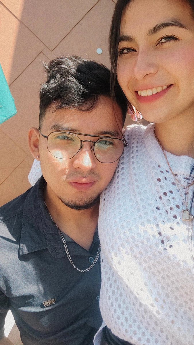 FabiolaCesped20's tweet photo. El piloto de mi corazón ❤️🧑‍✈️✈️.
@Kelo_frp te amo y para siempre 😍. https://t.co/gYboZ3Tsn4