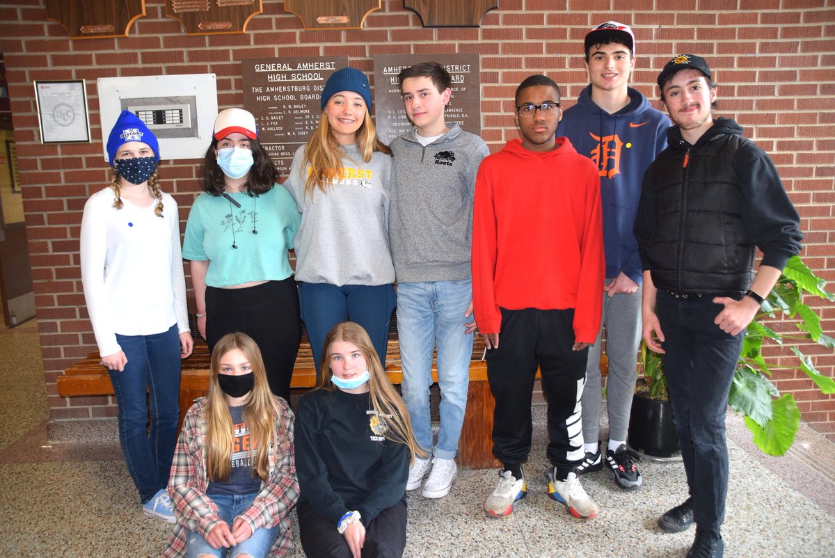 RTT_Amherstburg's tweet photo. Student council at @GAHSBulldogs organized a "hat day" fundraiser last Friday and approximately $1,300 was raised for the Red Cross and its humanitarian efforts in #Ukraine. "Hat Day" was inspired by a similar event at @APSMustangs, with the latter school raising over $1,400. https://t.co/qyUNWqiSf6