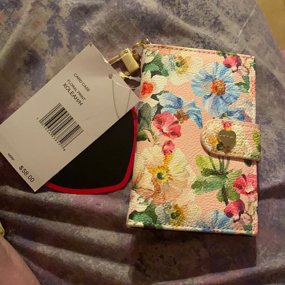 PillowTalkConfi's tweet photo. So good I had to share! Check out all the items I'm loving on @Poshmarkapp #poshmark #fashion #style #shopmycloset #yvessaintlaurent #betseyjohnson #katespade: https://t.co/f1fwmJNmfT https://t.co/ByiJS78OuR