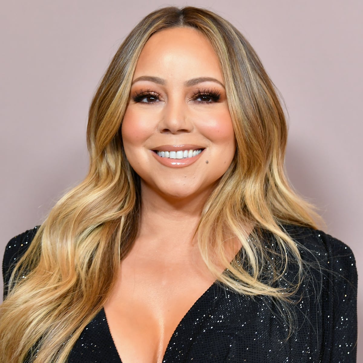 Happy birthday Mariah Carey. One of my fave. Beautiful Aries  Queen. 