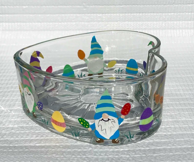 Easter gnomes etsy.com/listing/119436… #easter #eastergnomes #eastercandydish #TMTinsta #freeshiping #easterbowl #easterdecoration