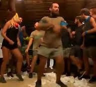 chryssa_kal's tweet photo. Λείπεις.. #survivorGR https://t.co/bjBzx26YOM