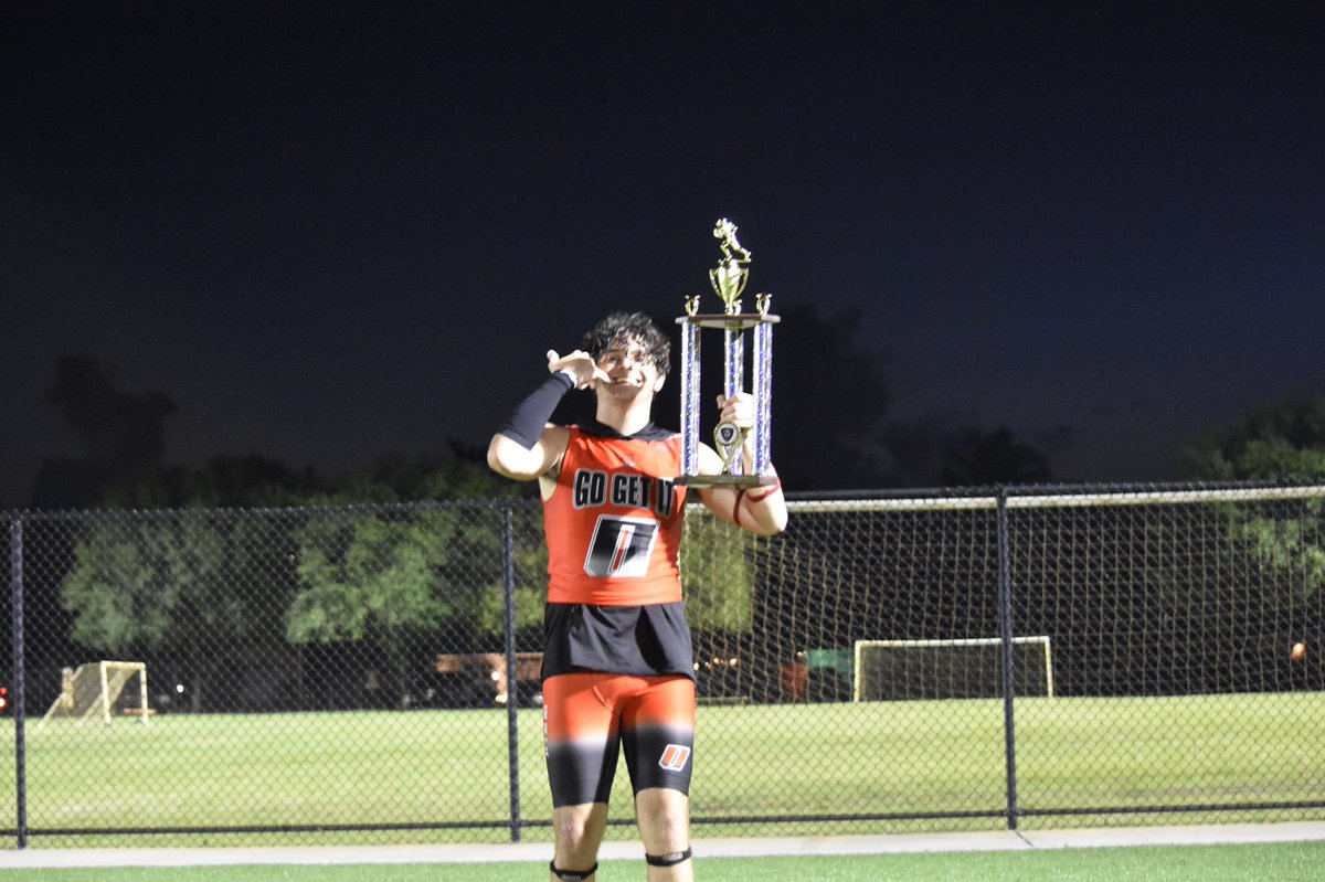 _GoThomas's tweet photo. What an amazing victory me and my team had just a week ago. We faced adversity. A lack of teammates, being down in score in multiple games, and still managed to fight through it all and come out victorious. @TEAMGOGETIT7v7 #gogetit #champs https://t.co/fIkESmSFoW