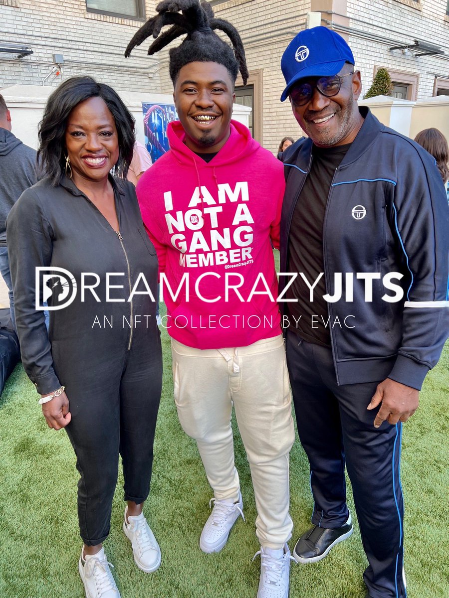 This is so cool!
Amy Donofrio and #EVAC traveled to LA where they continue to put #Jacksonville on the map.
Their T-Shirts are being gifted to #Oscar nominees in their #swagbags. <a href="/FCN2go/">First Coast News</a> 
Here’s a member with <a href="/violadavis/">Viola Davis</a> and her husband.