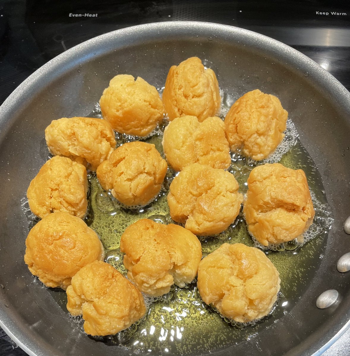 Kung may seedless na grapes, meron rin seedles na binangkal (kabak) 😂 wala pala ako sesame seeds #MayWard #MaymayEntrata #EdwardBarber <a href="/maymayentrata07/">Maymay</a> <a href="/Barber_Edward_/">Edward Barber</a>