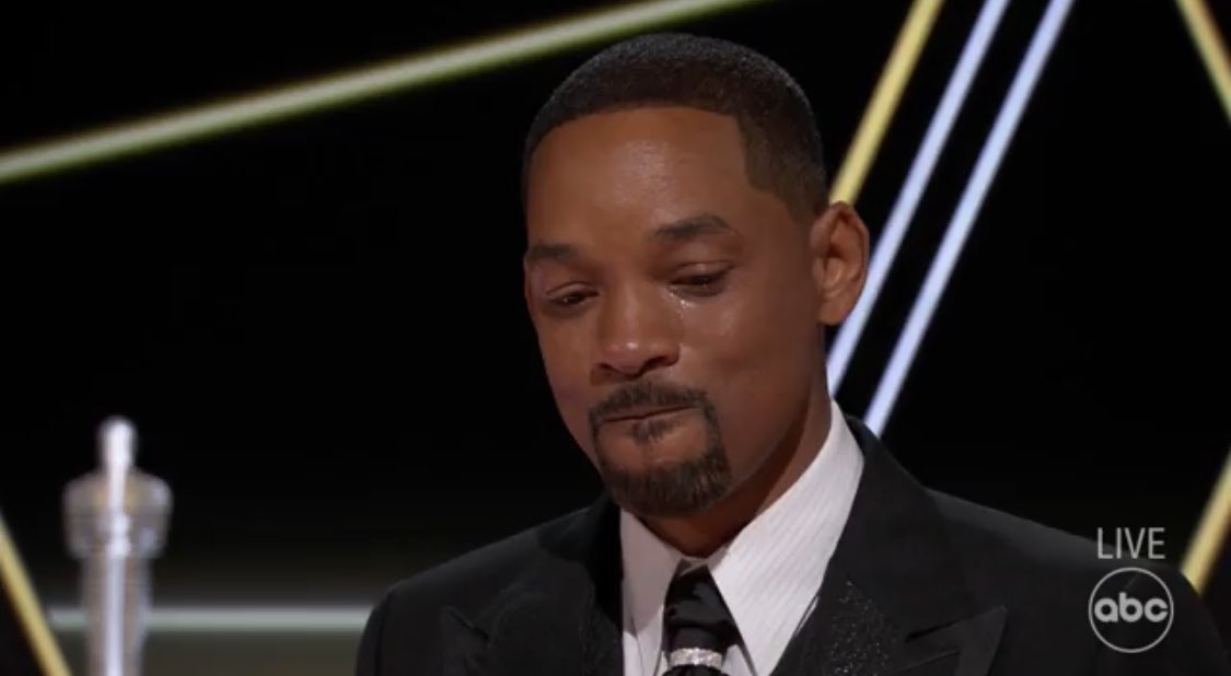 ChicksInTheOff's tweet photo. “Love will make you do crazy things” - Will Smith #Oscars https://t.co/zBd9vKB89N