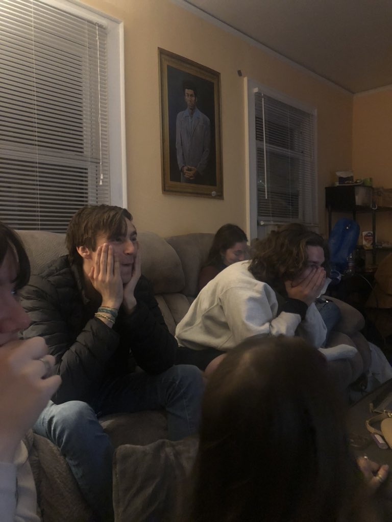 baltimorecarbs's tweet photo. pov: your friends are not watching the big game. they are watching will smith’s acceptance speech https://t.co/pCyUOcLPyh