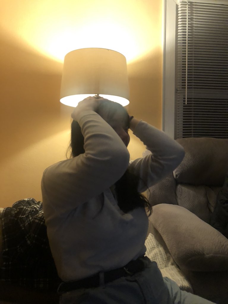 baltimorecarbs's tweet photo. pov: your friends are not watching the big game. they are watching will smith’s acceptance speech https://t.co/pCyUOcLPyh