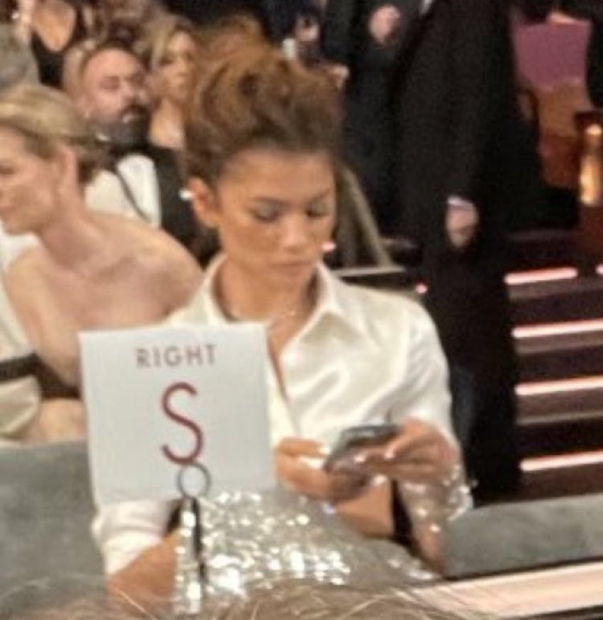 "amor, will smith acabou de bater no chris rock e tá o maior climão" #Oscars #Oscars2022