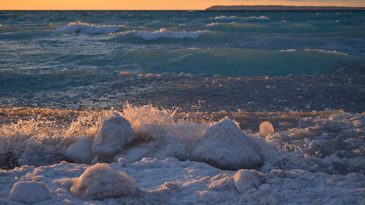 StaceyALee's tweet photo. The first time I have ever watched the formation of ice balls and shelf ice. What a glorious weekend to be in Glen Arbor, Michigan.
#miwx #StormHour #PureMichigan #LakeMichigan #Sunset #IceBalls https://t.co/24y53kGYwz