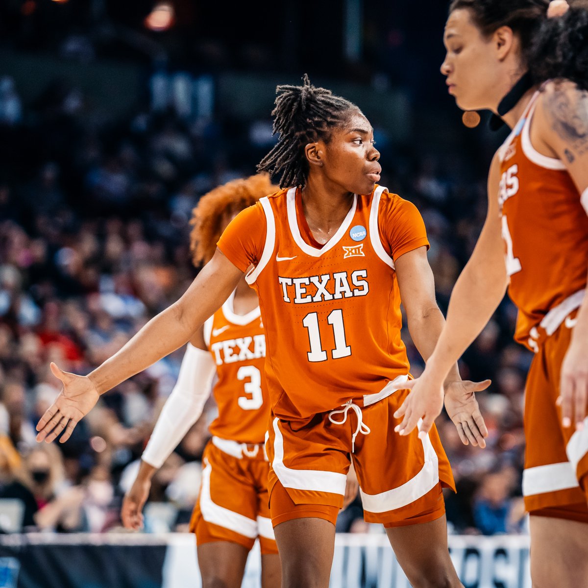 TexasWBB's tweet photo. keep fighting 🤘

End of 3Q | TEX 40, STANFORD 45

#TexasFight https://t.co/hrtfzoBV9n
