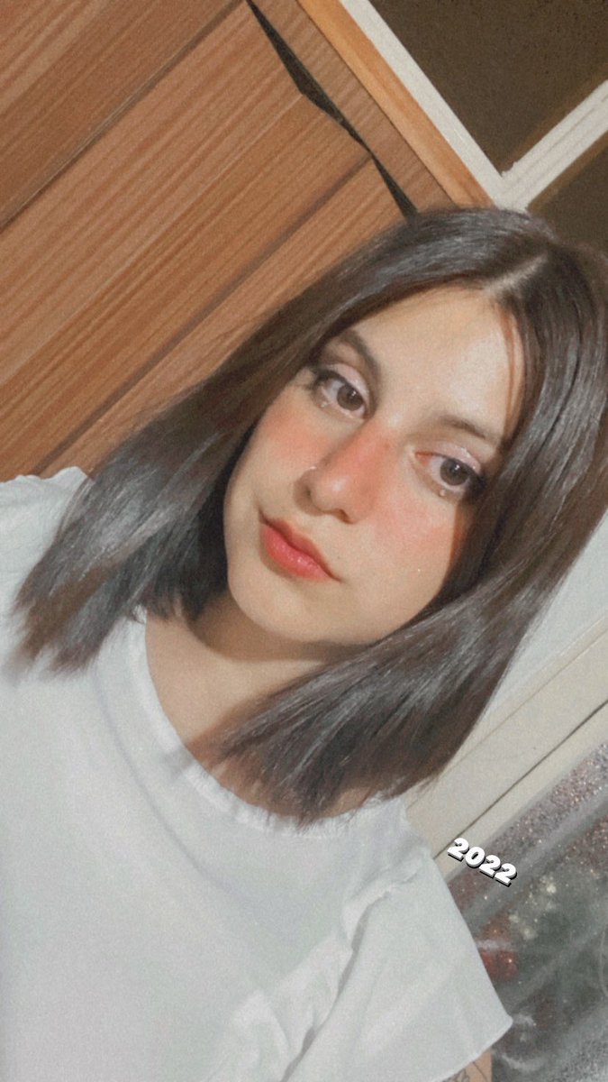 __91FTDT's tweet photo. siempre llego tarde pero hola, soy clarita, 20, de cba capital hincha del mas grande osea Talleres. que se yo tengo a harry tatuado 2 veces porque si, hablenme chau (en mi carrd sale 19 porque nunca la cambie jajsjs) 
#integracionmayores https://t.co/HezICoKoik