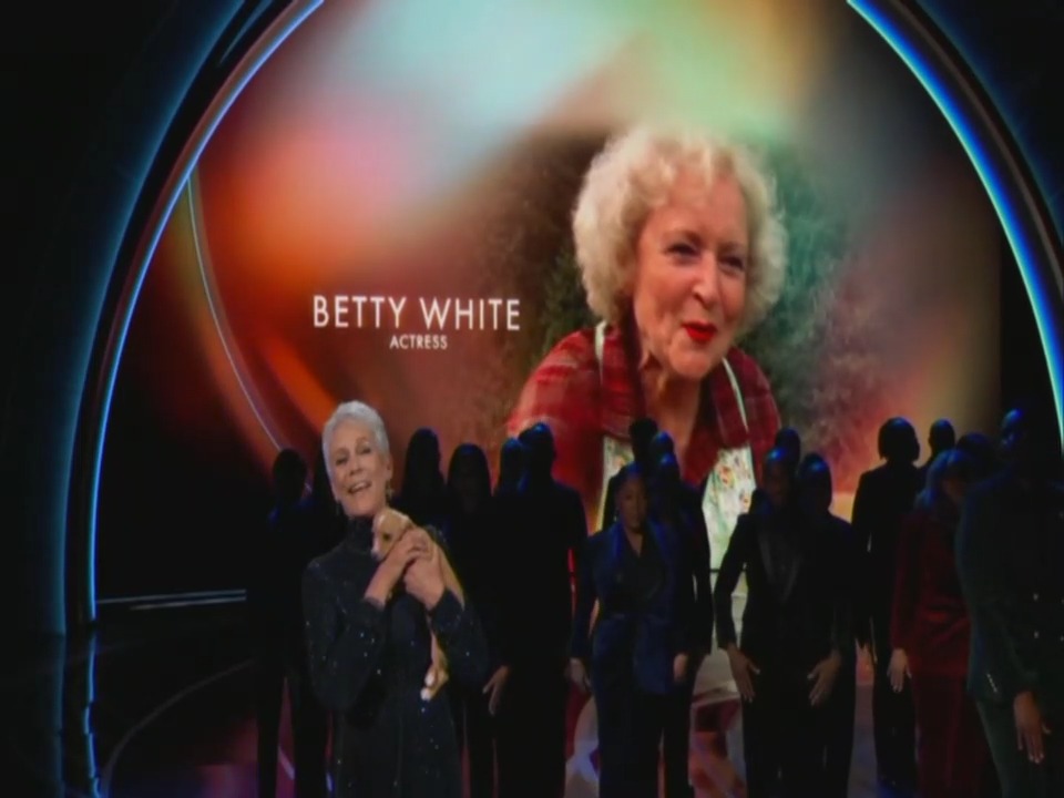 MTVNEWS's tweet photo. .@jamieleecurtis paying tribute to Betty White, who loved animals, during the #Oscars In Memoriam segment https://t.co/F1E7iqd0RX