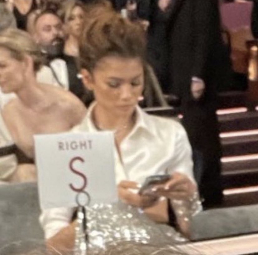 allamericanbaek's tweet photo. "will smith just slapped the shit out of chris rock" - zendaya to tom 

#oscars https://t.co/YxrYGUZN1w