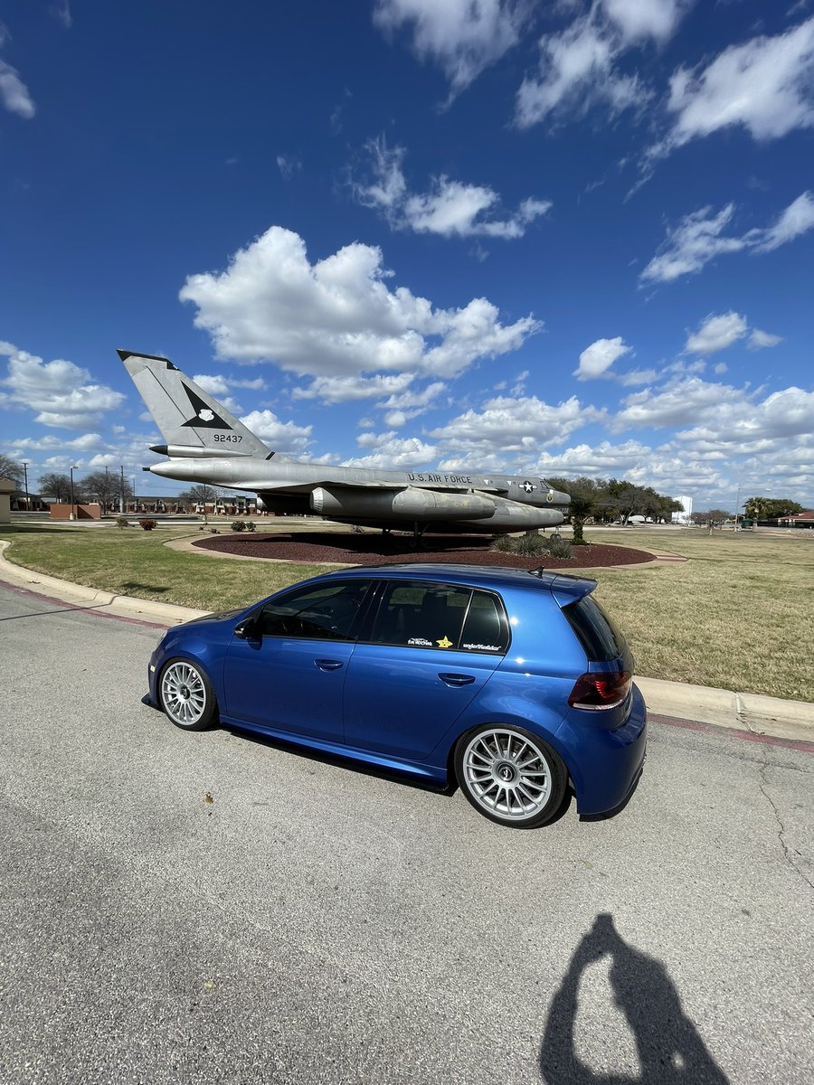 universxll's tweet photo. Ignore my shadow https://t.co/4ubfBWdHce