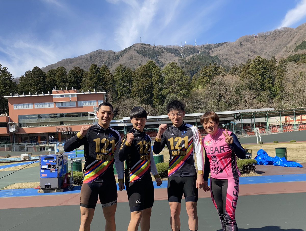 funkyyyyy13's tweet photo. なんと私に一度に3人の弟子が出来ました！121期で左から
治田知也(はったともや)
小榑佑弥(こぐれゆうや)
滝本幸正(たきもとゆきまさ)です。
ビシビシ行くぜ！
よろしくお願いします！ https://t.co/VuNgGd9YWT