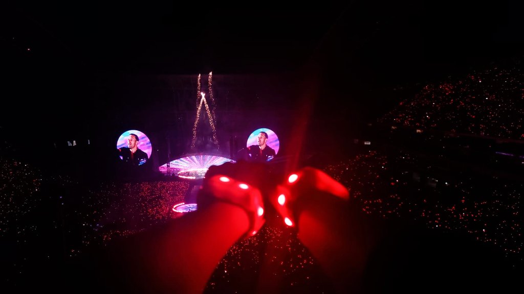 Yulibanna's tweet photo. 💫 26/03/22  💫             
  ❤🧡💛💚💙💜🤎🖤🤍
@coldplay  #MusicOfTheSpheresWorldTour https://t.co/DpmU2NgJ3g