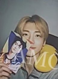 jaezeni's tweet photo. when jaemin takes a selca with jaemin https://t.co/o9tGzhpOL4