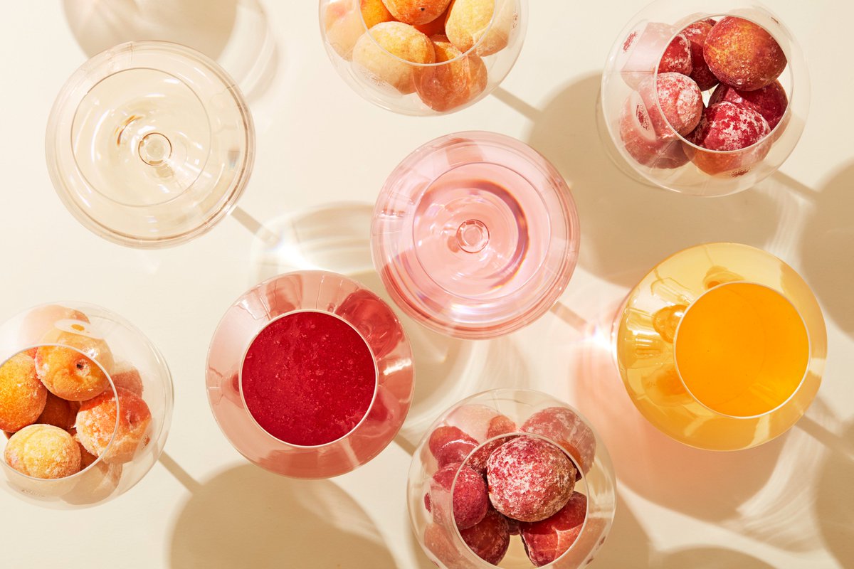 mume_info's tweet photo. ピンク好きな人に飲んで欲しい梅酒が出来ました♡

着色料など一切不使用の、自然の梅がもつ色だけを使用して実現したピンク色の梅酒です。

https://t.co/LlQjic7gmK https://t.co/OuNIXTx9mz