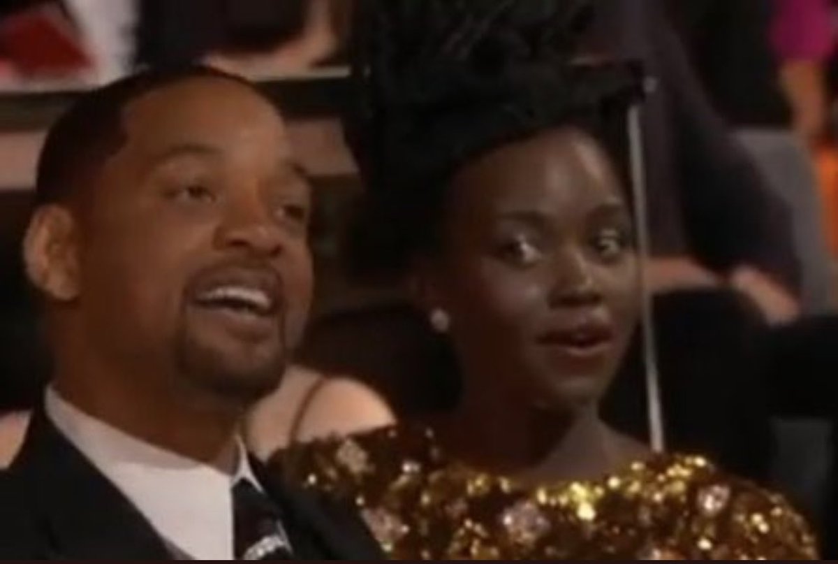 Rickae_22's tweet photo. I DON'T GIVE A FUCK ABOUT THE OSCAR ANYMORE.

JUST GIVE ME EVERYONE REACTION TO WILL SMITH SMACKING THE SHIT OUT OF CHRIS ROCK

#Oscars #AcademyAwards https://t.co/DEEvn44bVY