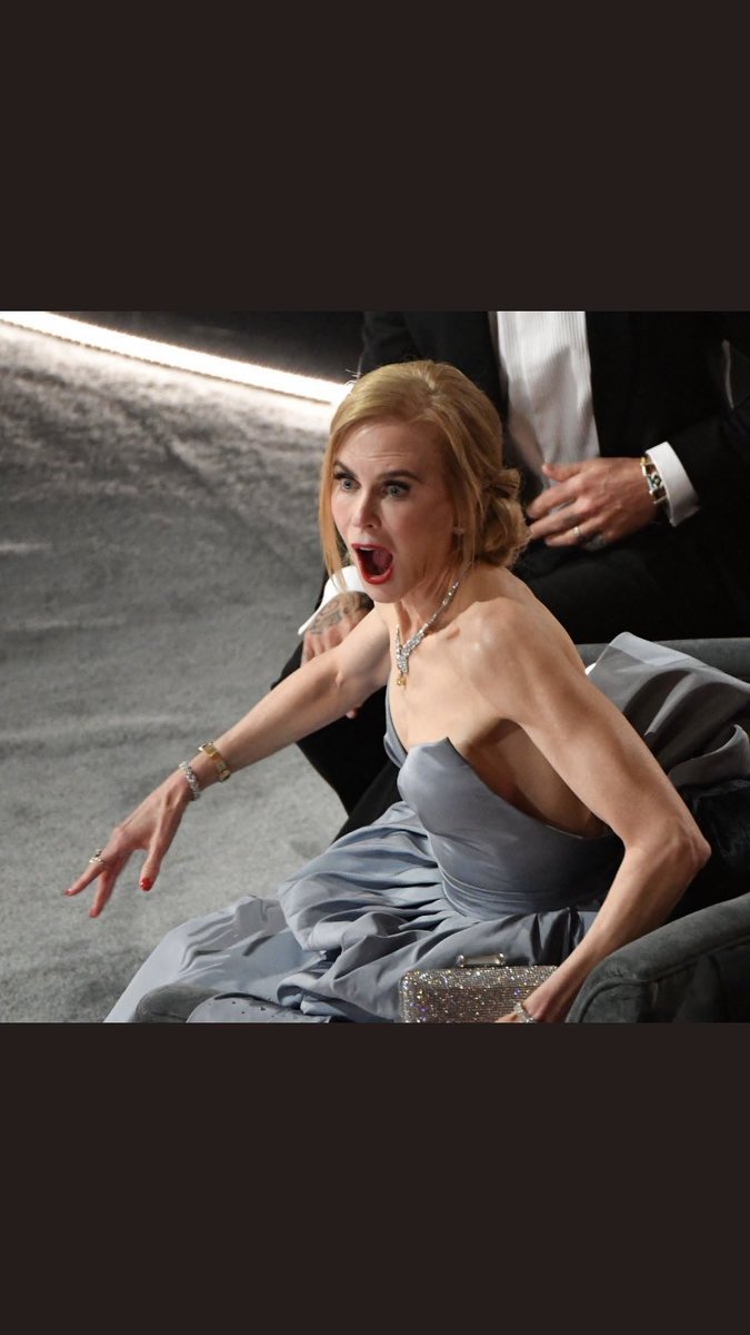 BingeWatchThis_'s tweet photo. Nicole Kidman after #WillSmith just smacked #ChrisRock at the #Oscars. https://t.co/P4D2PL9P0X