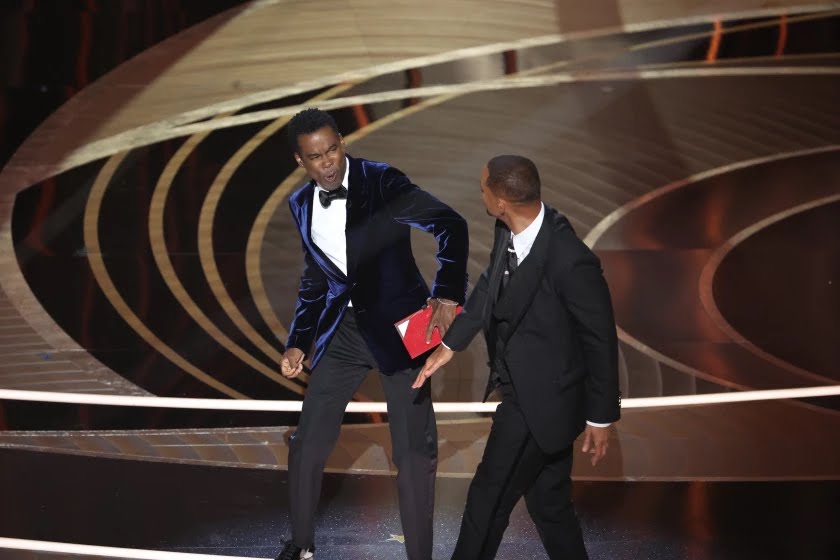 For the kids watching at home: A tasteless joke does not entitle you to assault another person. Calling this behaviour 'manly' is #ToxicMasculinity #WillSmith #Oscars